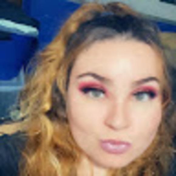 Meet your Posher, Helene - Picture 1 of 1